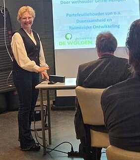 Wethouder-Gerrie-Hempen-open-postcoderoos